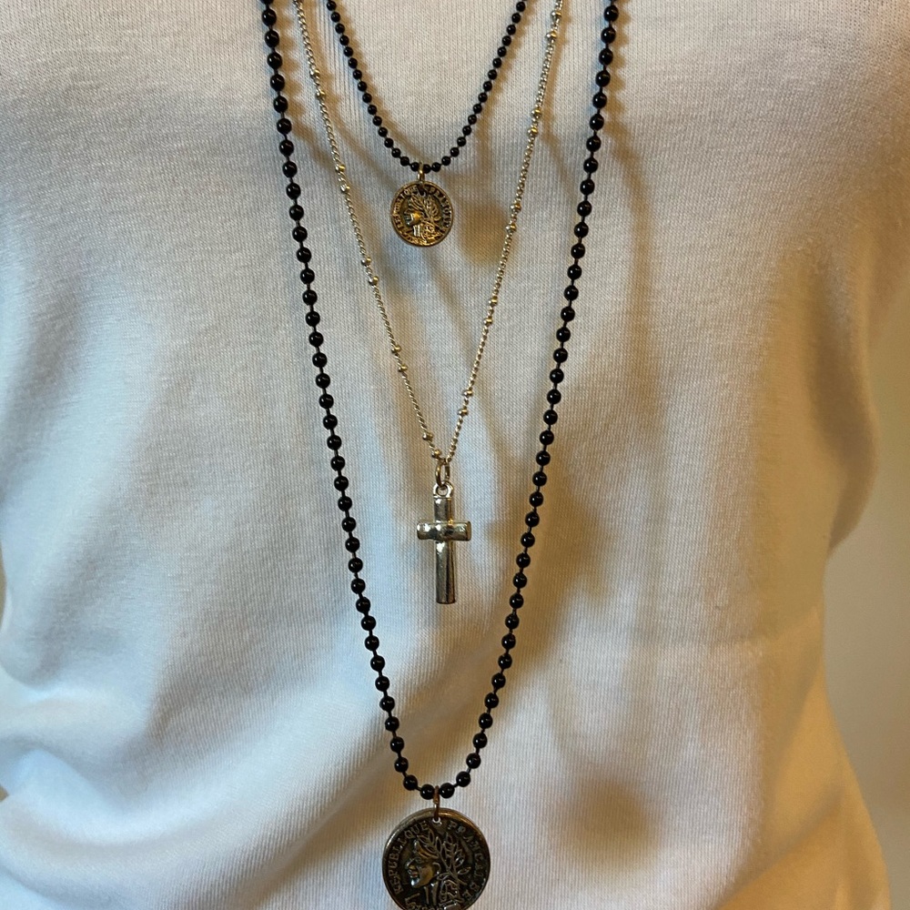 🦋 3/$15 🦋 Layered Necklace - Picture 2 of 6